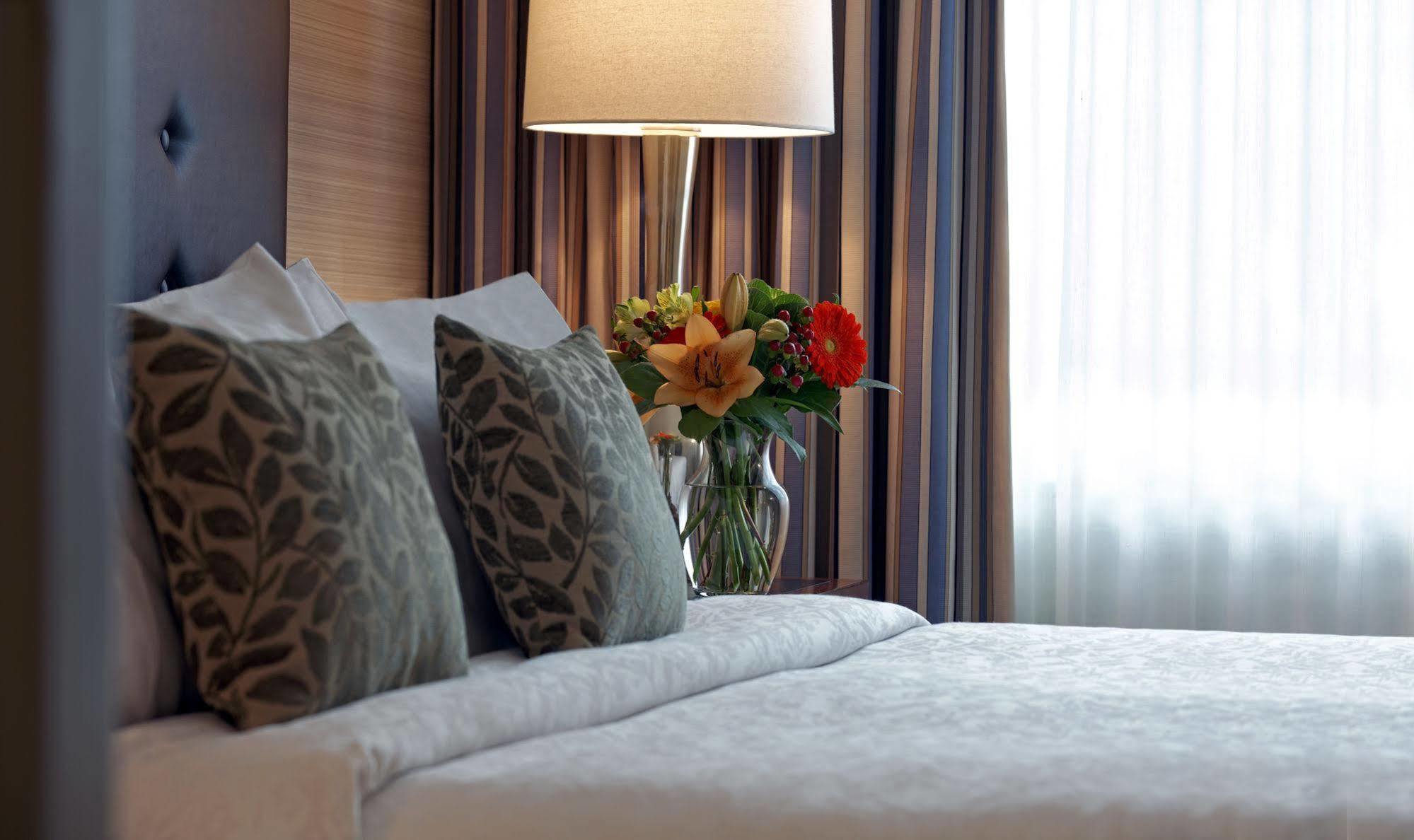 Cambridge Suites Τορόντο Εξωτερικό φωτογραφία